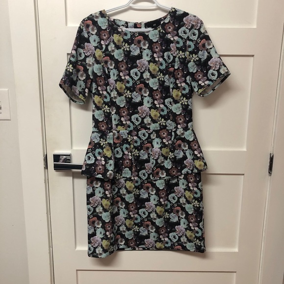 Floral peplum dress - Picture 1 of 5